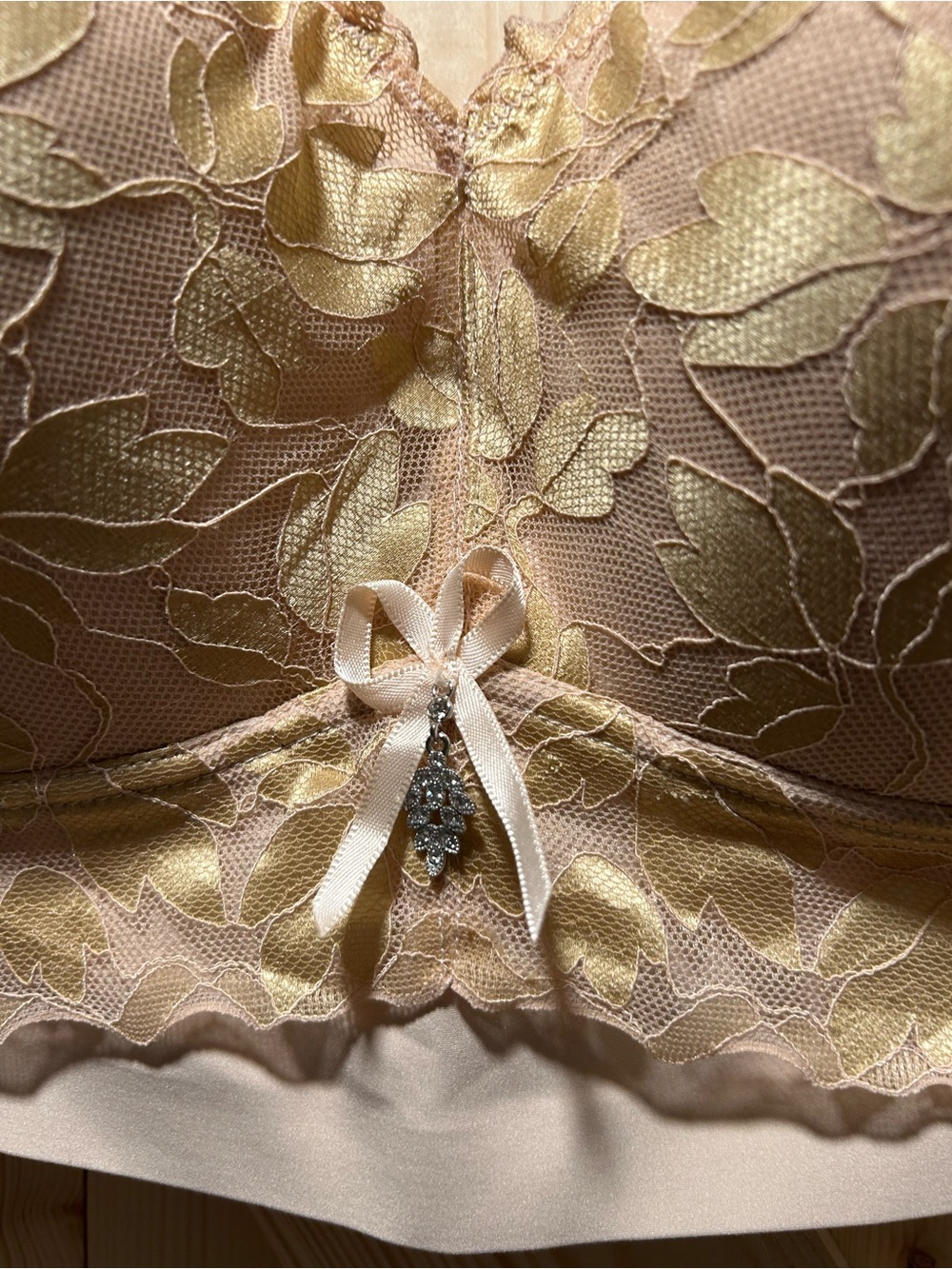 2 Set Women’s Lace-Accent Support Bra in Cream and Light Green - Picture 5 of 5